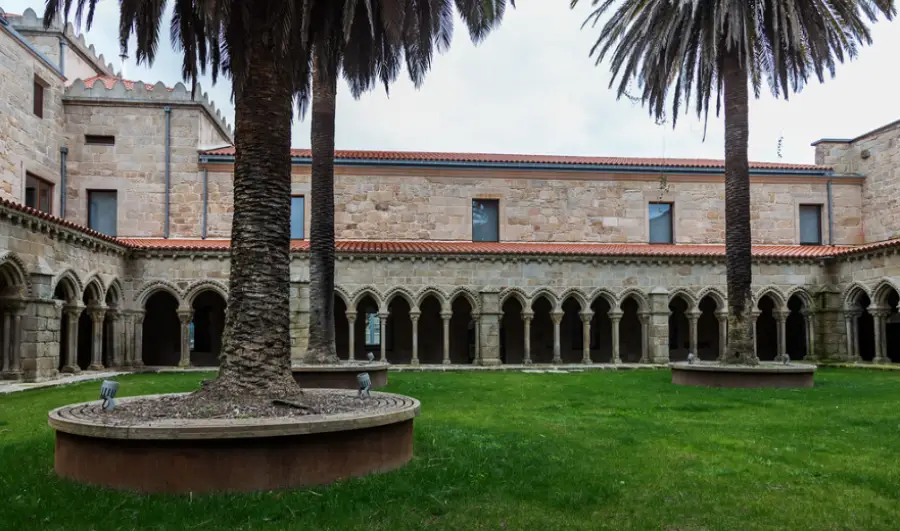 Claustro de San Francisco - Ourense en un día